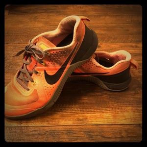 Discounted shipping. Used NIke Metcon 1!